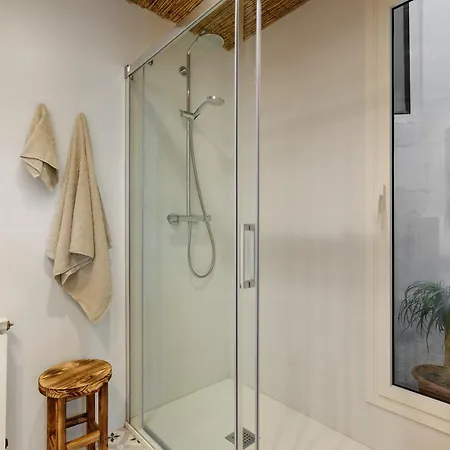 Hidalgo - Two Bedroom In Eixample Apartment